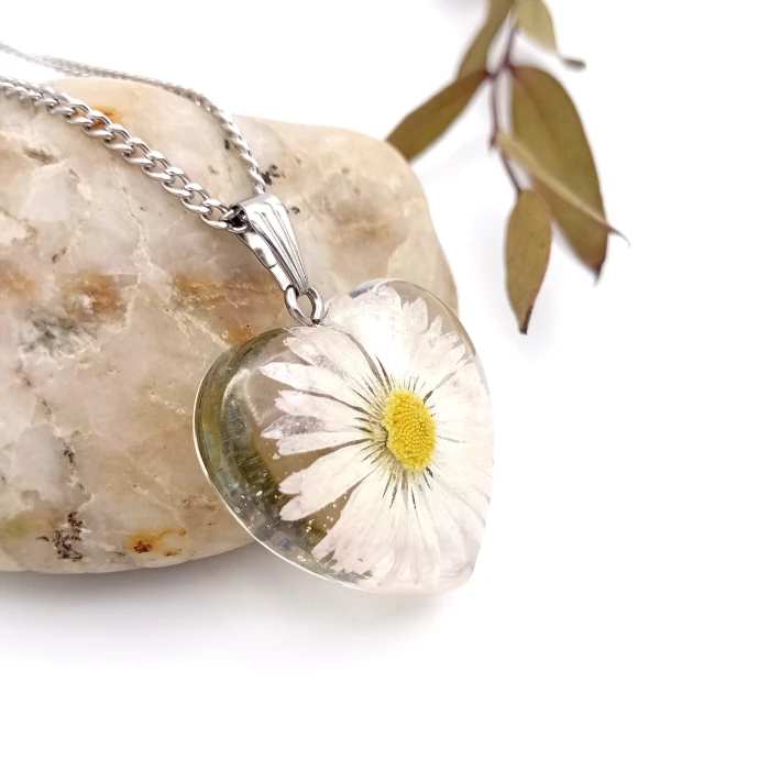 Náhrdelníky - Sedmokráska v srdci 3