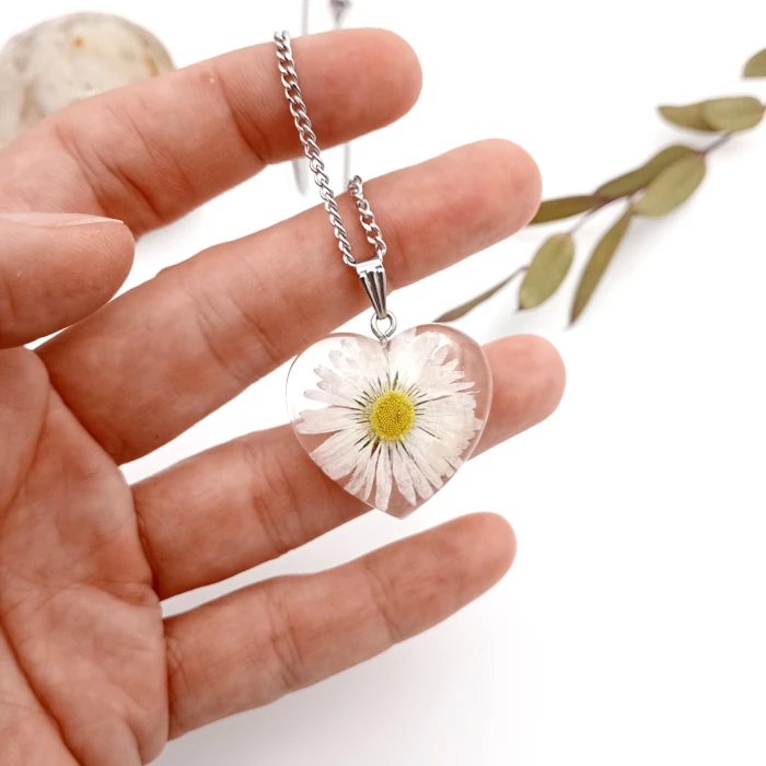 Náhrdelníky - Sedmokráska v srdci 3