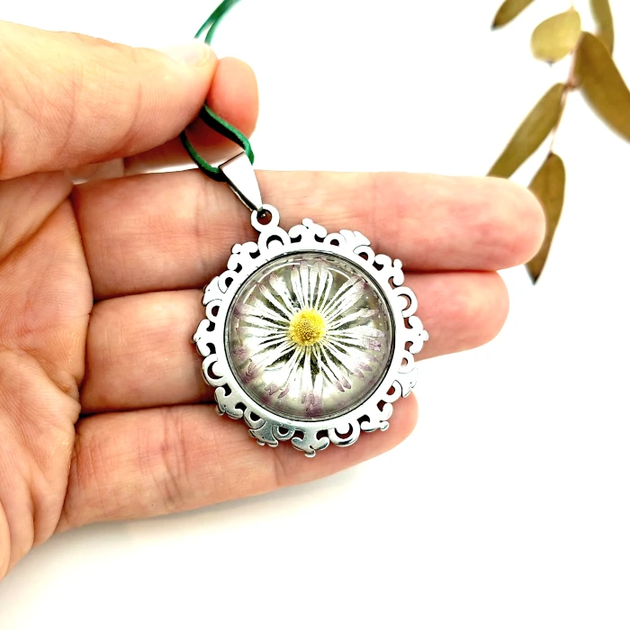 Náhrdelníky - Sedmokráska 9