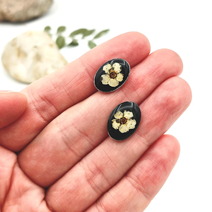 Náušnice - Tavoľníky na čiernom 10