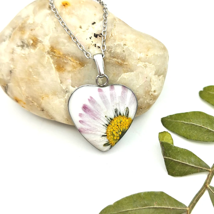 Náhrdelníky - Sedmokráska v srdci 5